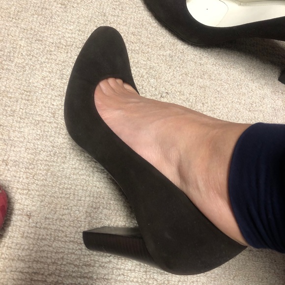 Calvin Klein Brown suede pump - Picture 6 of 7